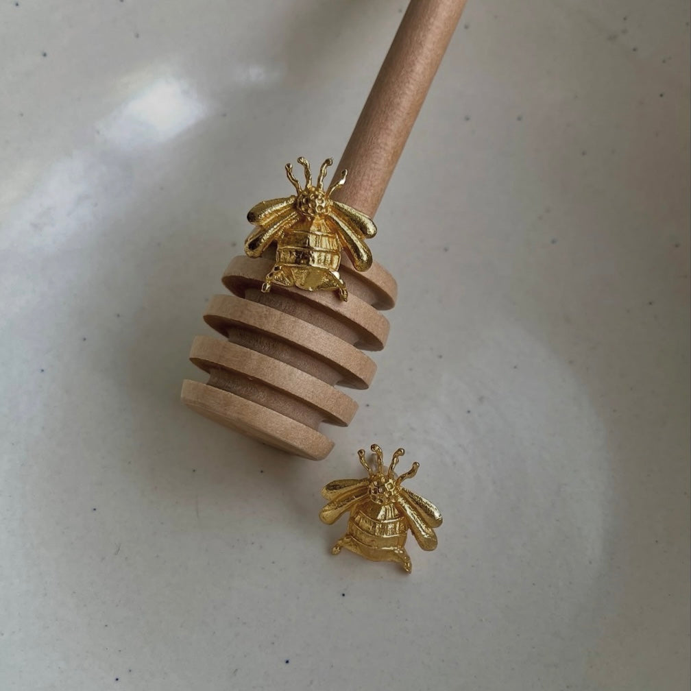 Bee Hold Stud