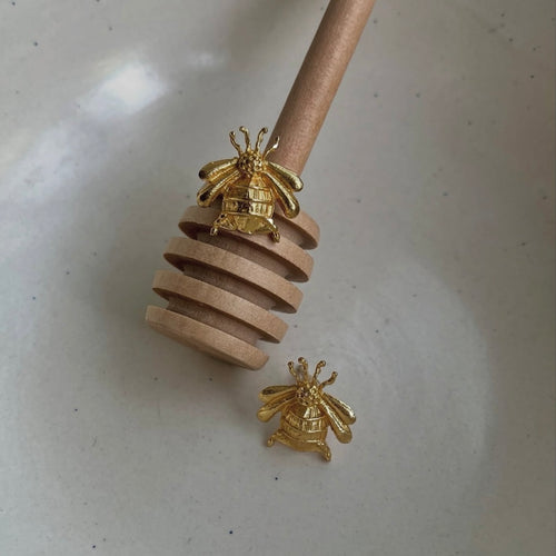 Bee Hold Stud
